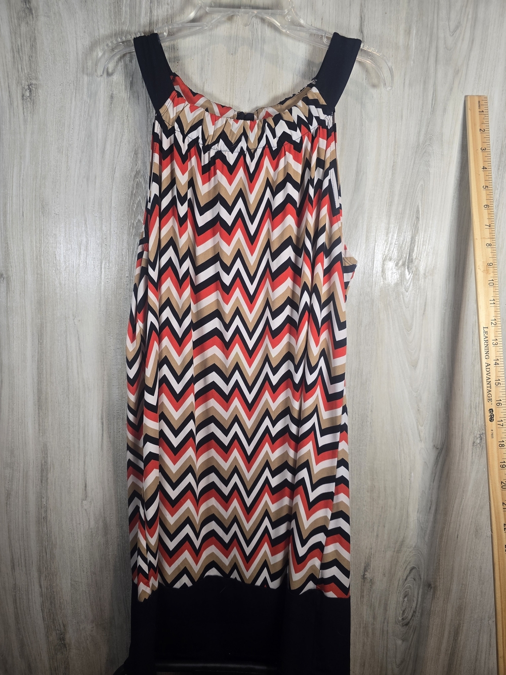 Zigzag Chevron Sleeveless Shift Dress in Black, Red, Tan, White
